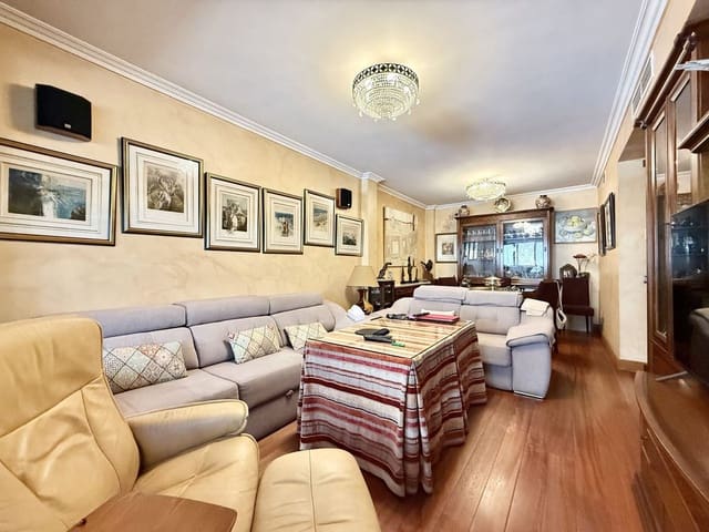 4 chambre Villa/Maison Semi-Mitoyenne à vendre à Estepona - 700 000 € (Ref: 9615429)