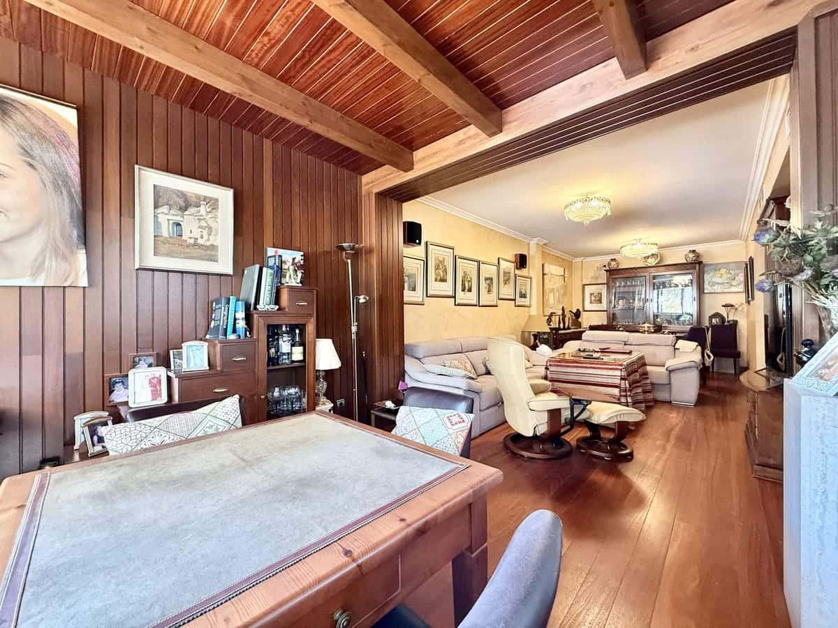 4 bedroom Semi-detached Villa for sale in Estepona - € 700,000 (Ref: 9615429)