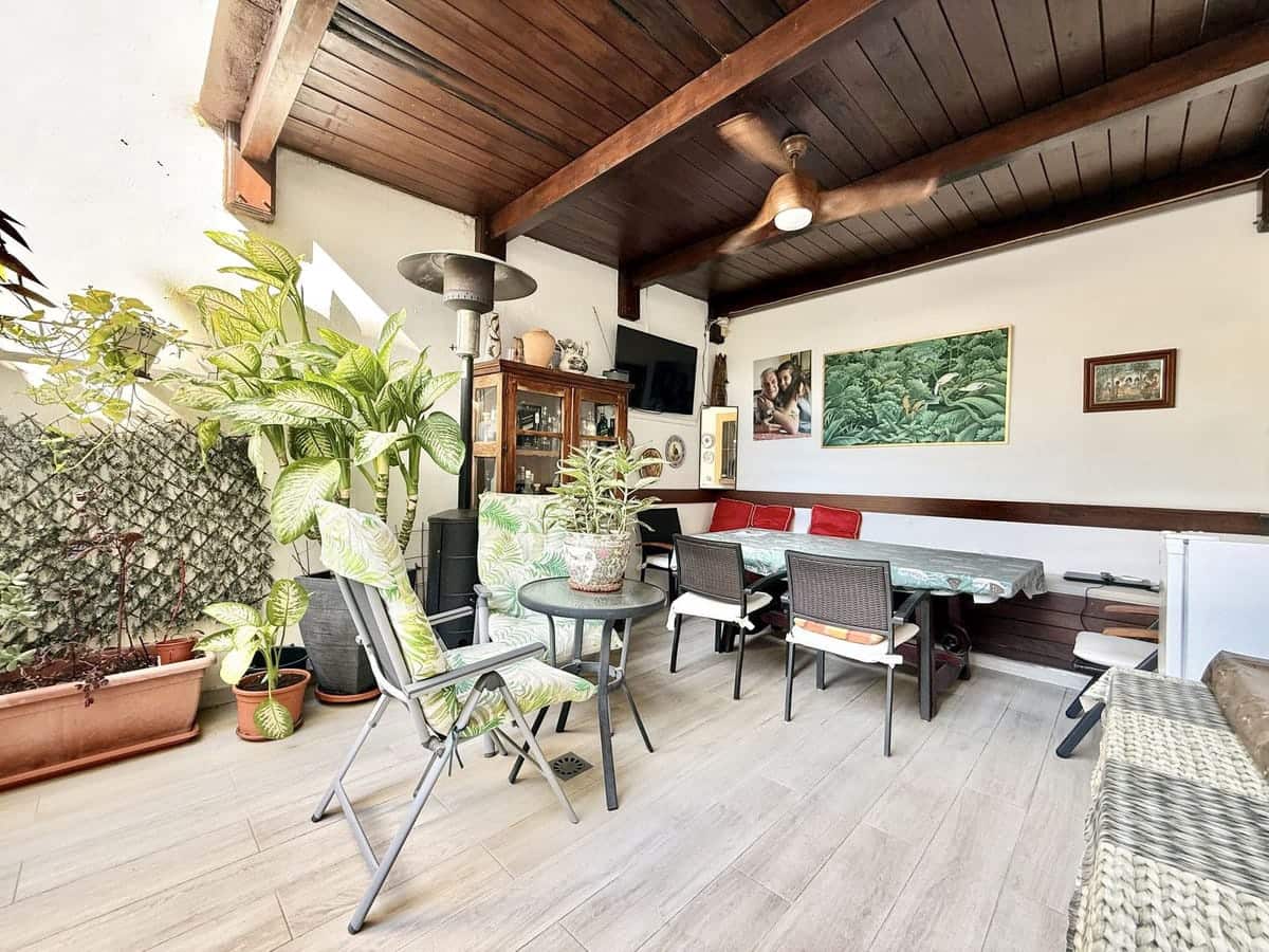 4 bedroom Semi-detached Villa for sale in Estepona - € 700,000 (Ref: 9615429)