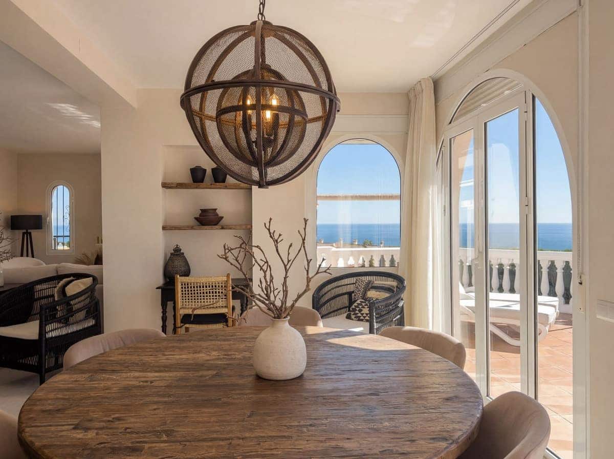 2 bedroom Villa for sale in Fuengirola with pool - € 640,000 (Ref: 9615431)