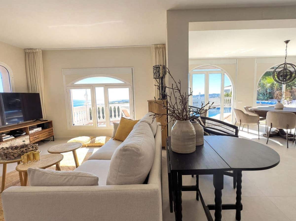 2 bedroom Villa for sale in Fuengirola with pool - € 640,000 (Ref: 9615431)