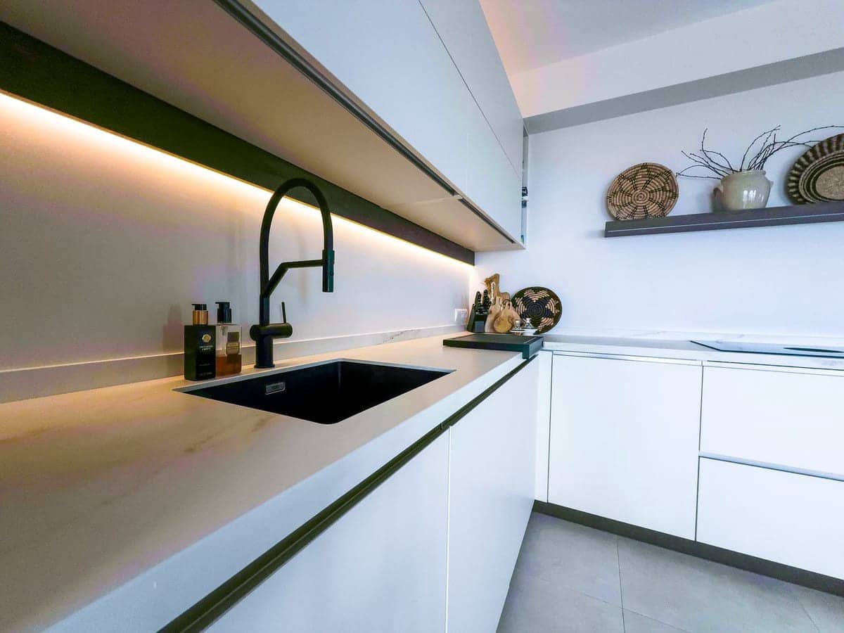 2 bedroom Villa for sale in Fuengirola with pool - € 640,000 (Ref: 9615431)