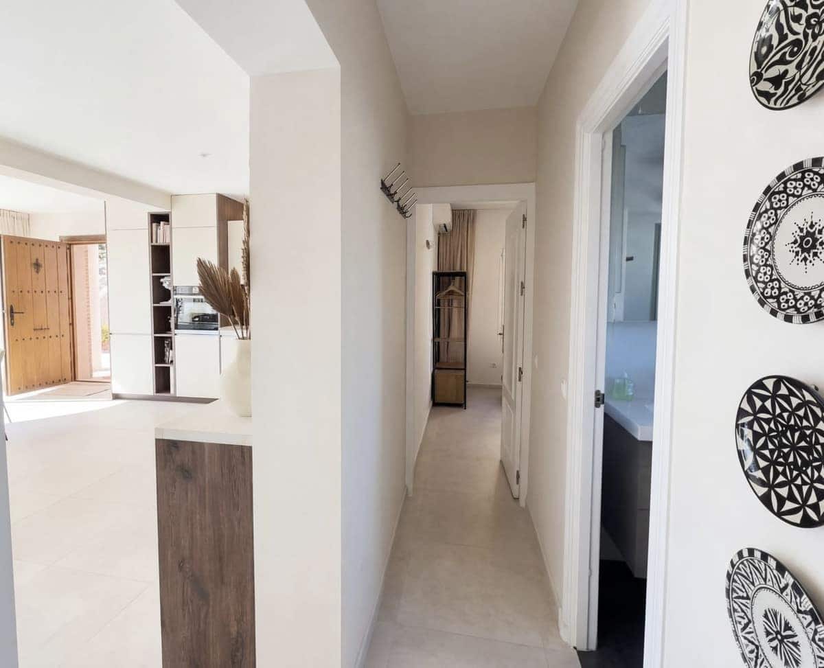 2 bedroom Villa for sale in Fuengirola with pool - € 640,000 (Ref: 9615431)