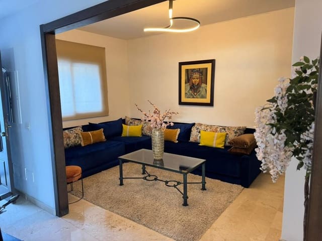 Chalet de 4 habitaciones en Marbella en venta con piscina - 1.790.000 € (Ref: 9615432)