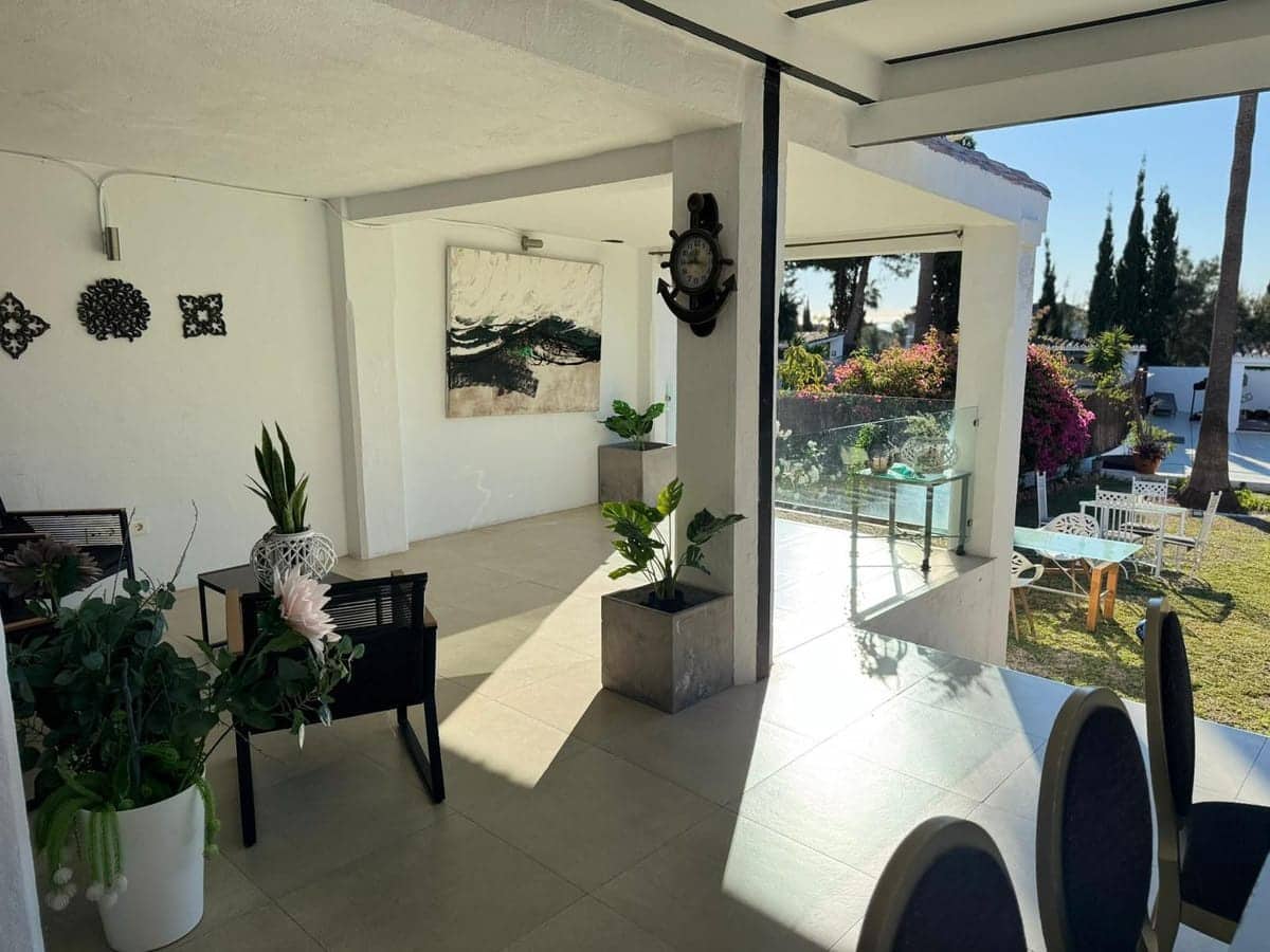 4 quarto Moradia para venda em Marbella com piscina - 1 790 000 € (Ref: 9615432)