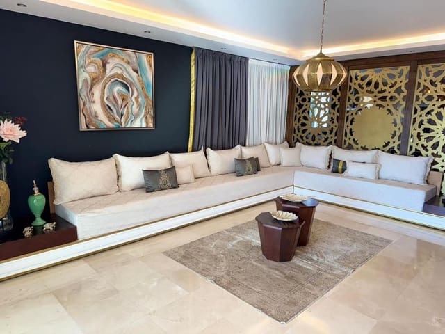 Chalet de 4 habitaciones en Marbella en venta con piscina - 1.790.000 € (Ref: 9615432)