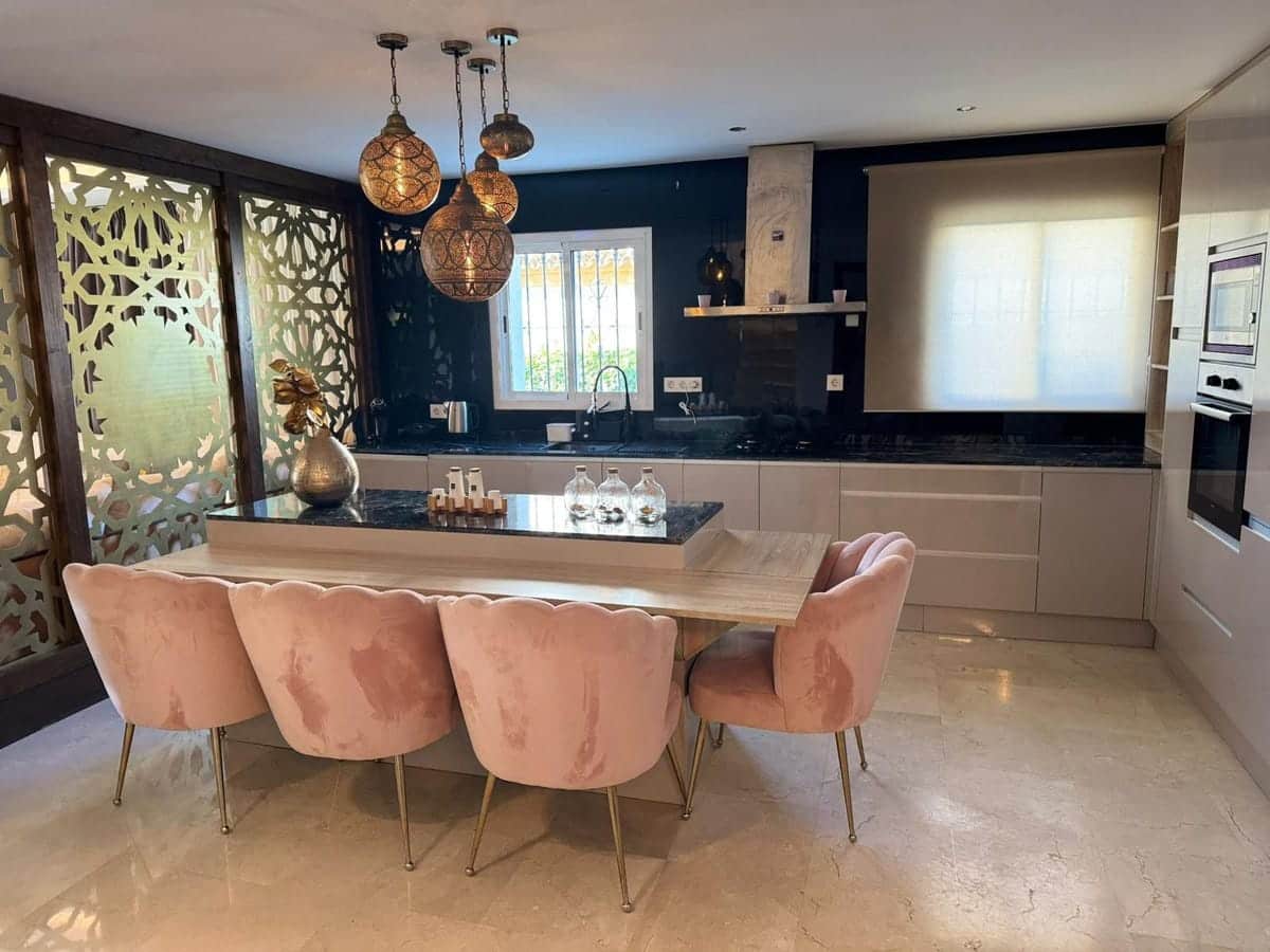 4 quarto Moradia para venda em Marbella com piscina - 1 790 000 € (Ref: 9615432)