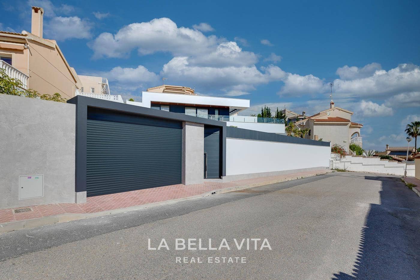 4 quarto Moradia para venda em La Marquesa com piscina - 1 150 000 € (Ref: 10175254)