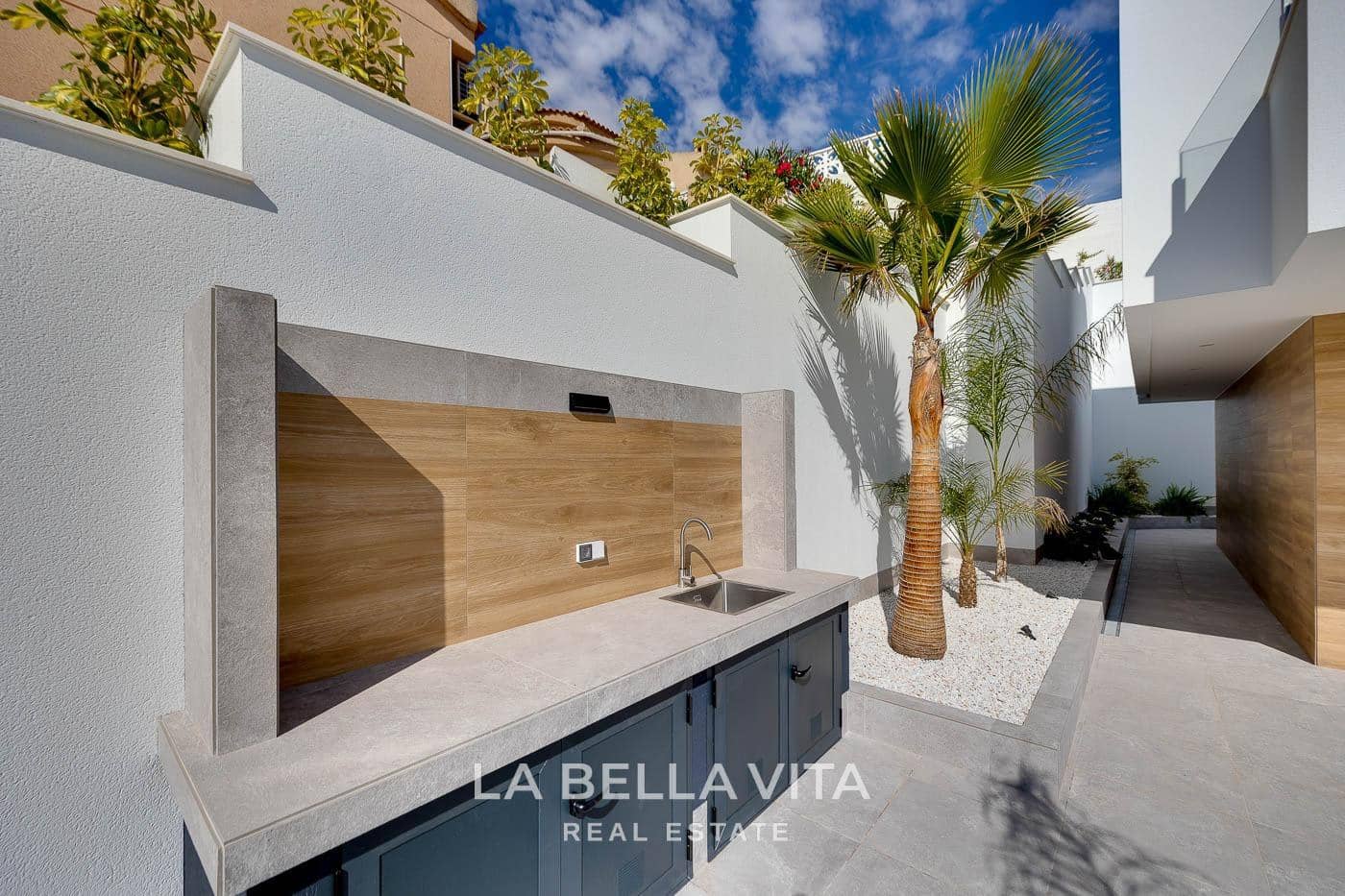 4 quarto Moradia para venda em La Marquesa com piscina - 1 150 000 € (Ref: 10175254)