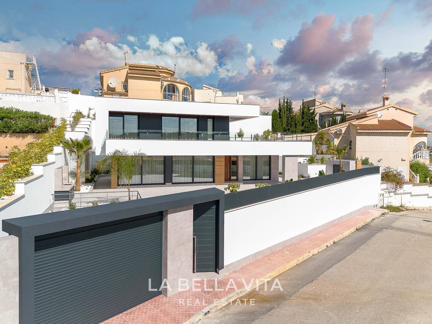 4 quarto Moradia para venda em La Marquesa com piscina - 1 150 000 € (Ref: 10175254)