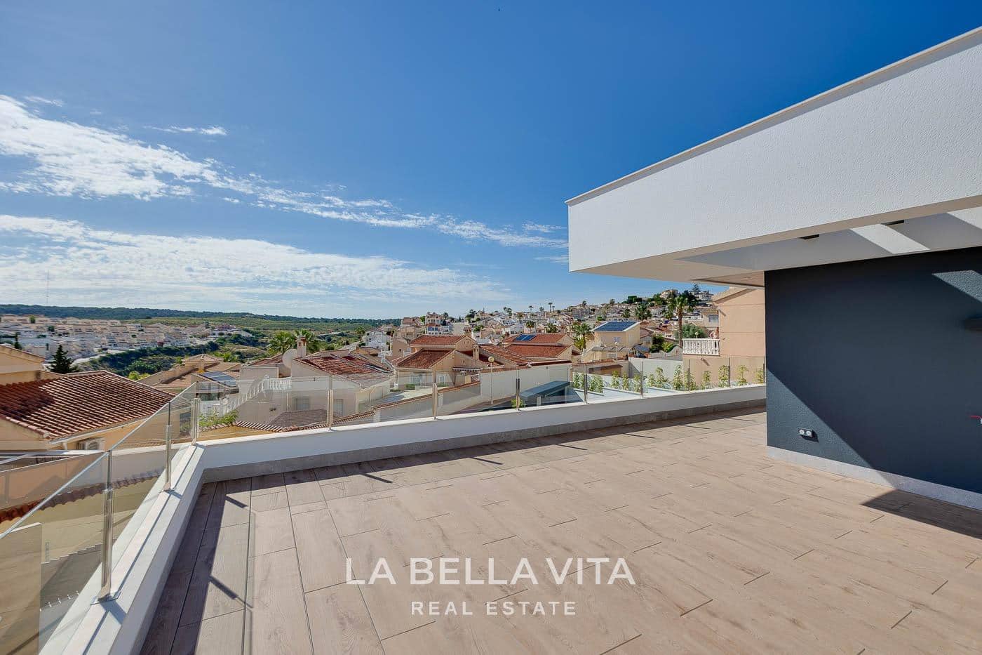 4 quarto Moradia para venda em La Marquesa com piscina - 1 150 000 € (Ref: 10175254)