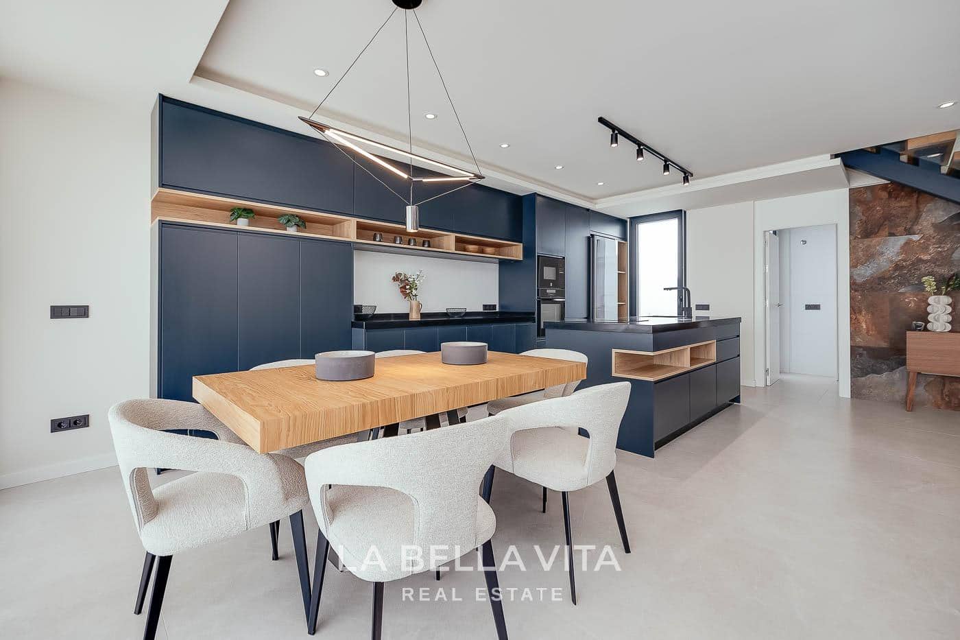 4 quarto Moradia para venda em La Marquesa com piscina - 1 150 000 € (Ref: 10175254)