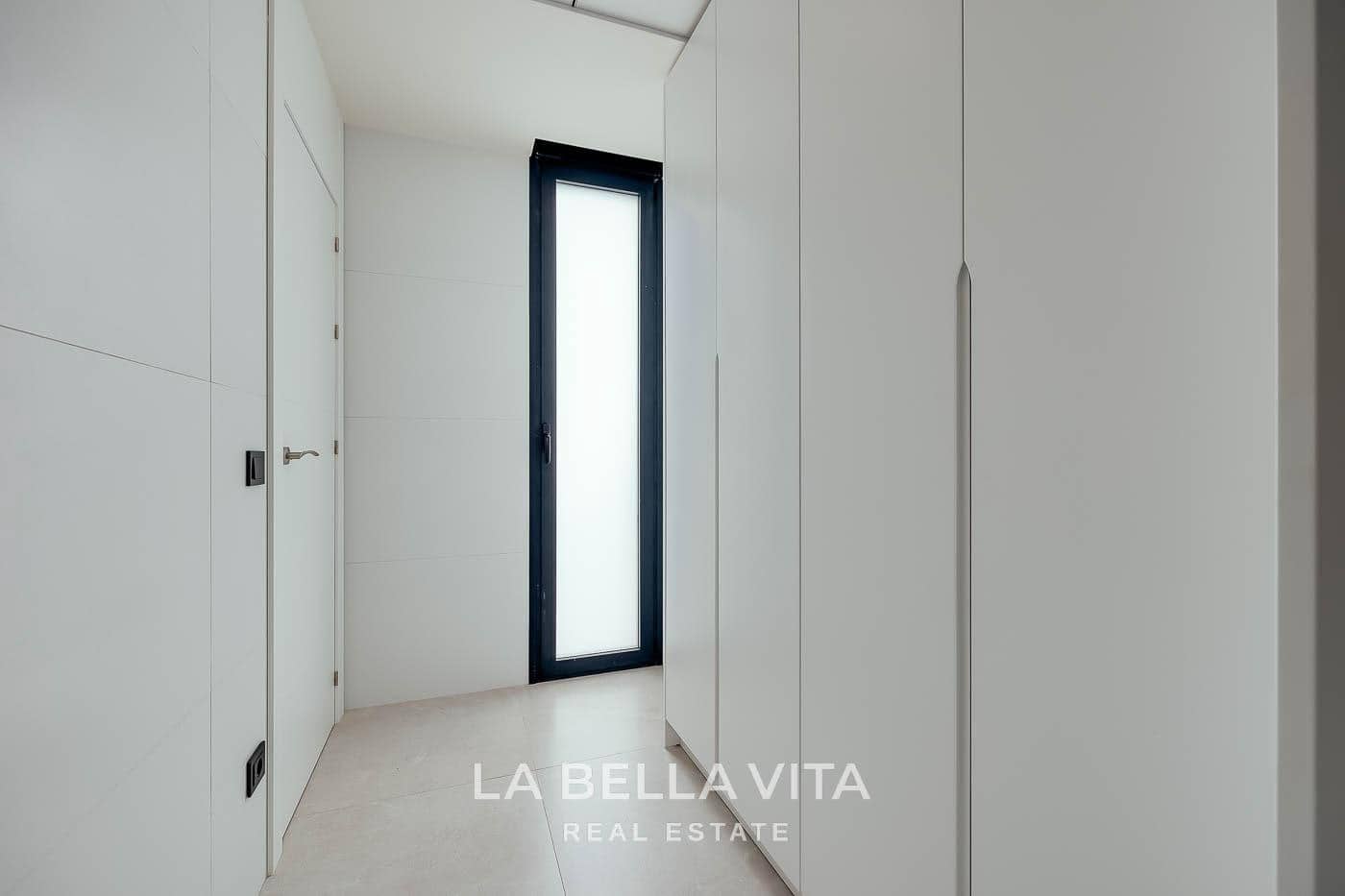 4 quarto Moradia para venda em La Marquesa com piscina - 1 150 000 € (Ref: 10175254)