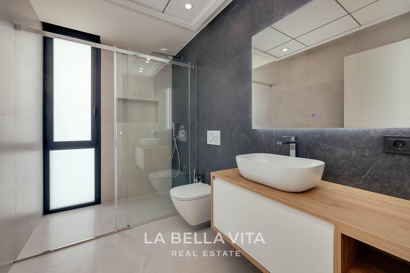 4 quarto Moradia para venda em La Marquesa com piscina - 1 150 000 € (Ref: 10175254)