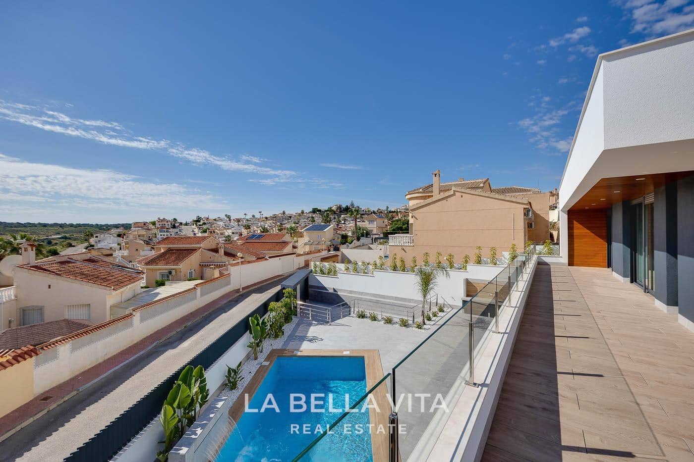 4 quarto Moradia para venda em La Marquesa com piscina - 1 150 000 € (Ref: 10175254)