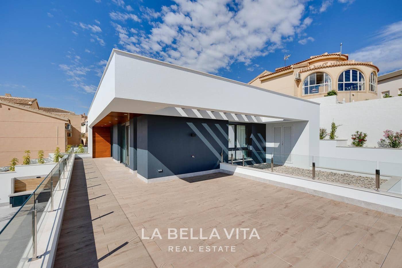 4 quarto Moradia para venda em La Marquesa com piscina - 1 150 000 € (Ref: 10175254)