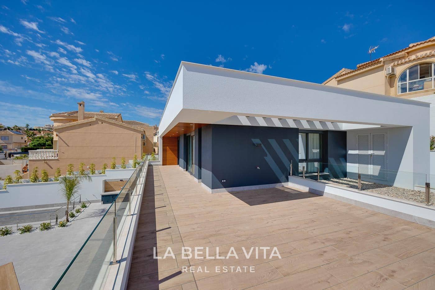 4 quarto Moradia para venda em La Marquesa com piscina - 1 150 000 € (Ref: 10175254)