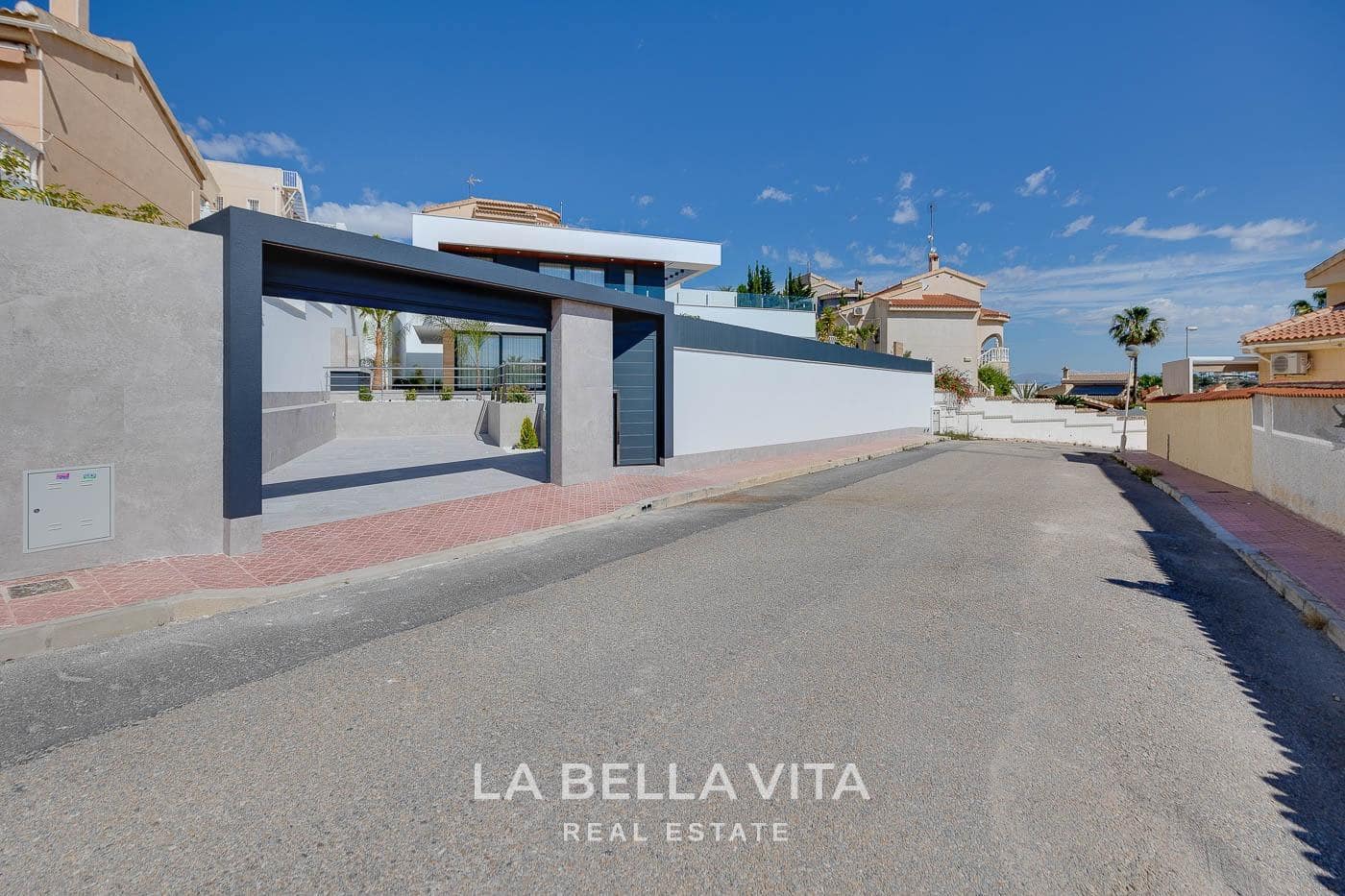 4 quarto Moradia para venda em La Marquesa com piscina - 1 150 000 € (Ref: 10175254)