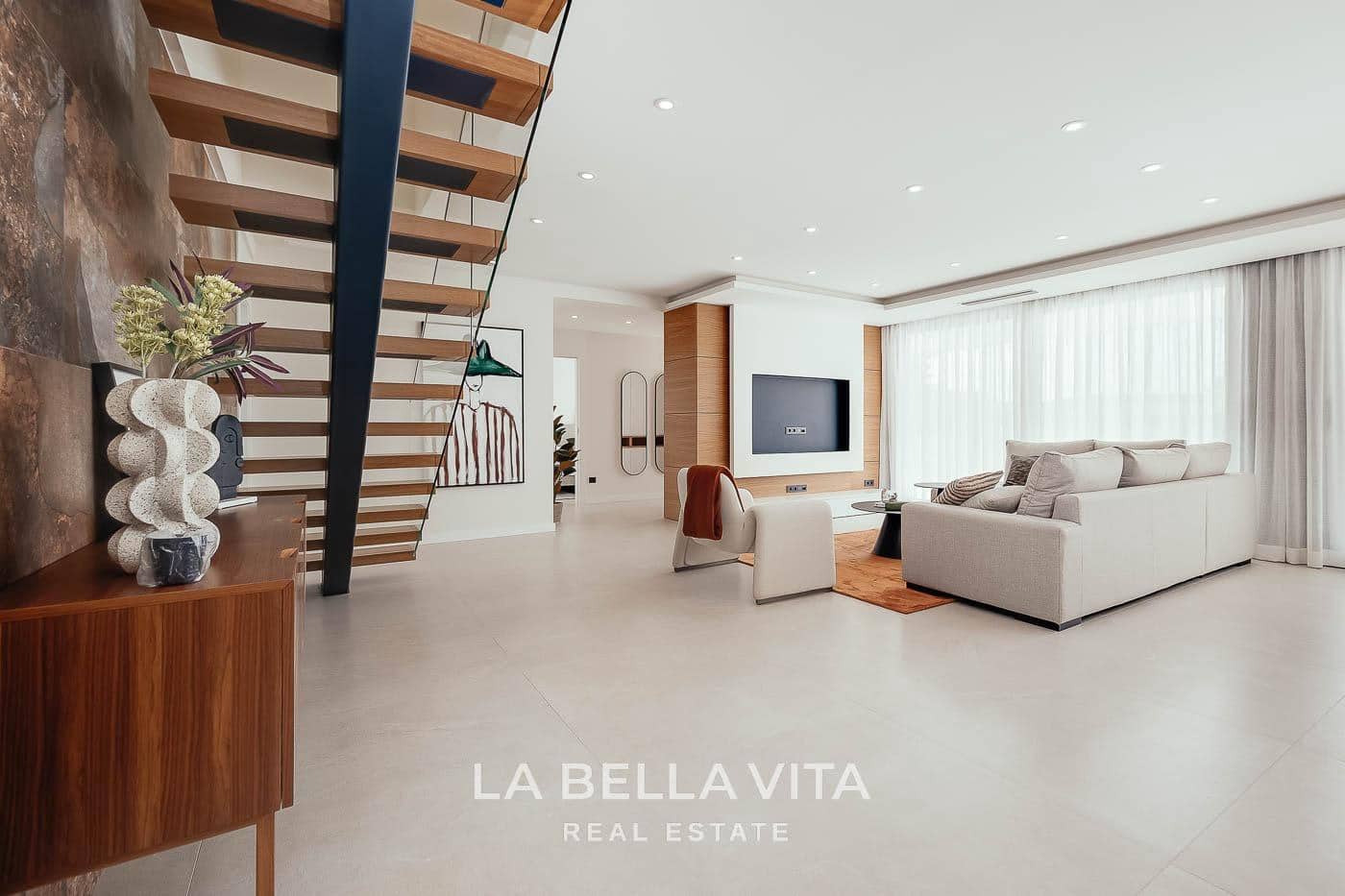 4 quarto Moradia para venda em La Marquesa com piscina - 1 150 000 € (Ref: 10175254)