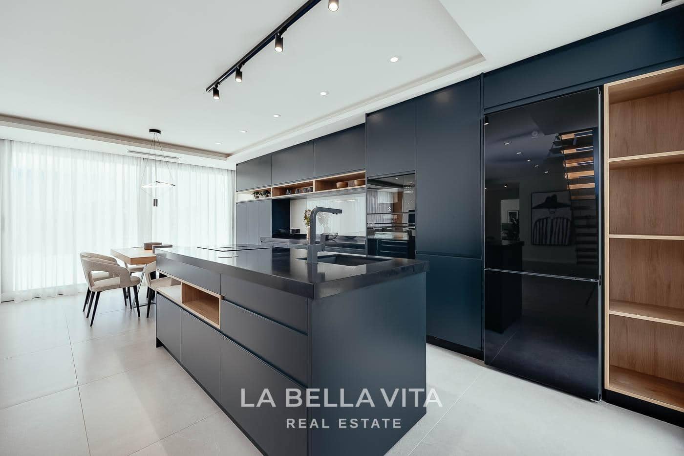 4 quarto Moradia para venda em La Marquesa com piscina - 1 150 000 € (Ref: 10175254)