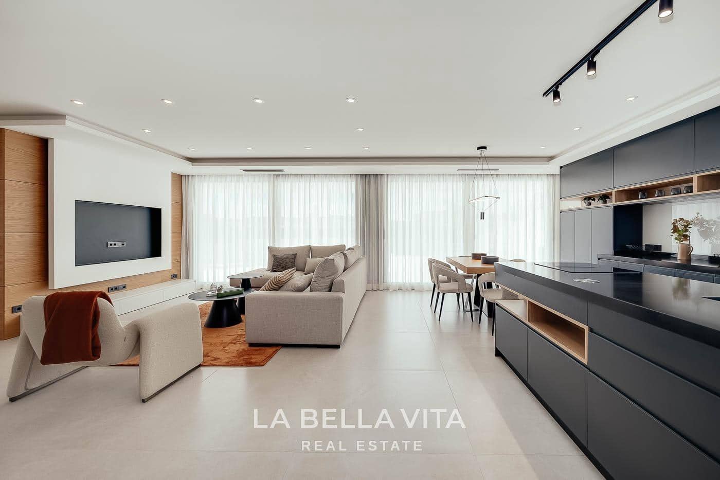 4 quarto Moradia para venda em La Marquesa com piscina - 1 150 000 € (Ref: 10175254)