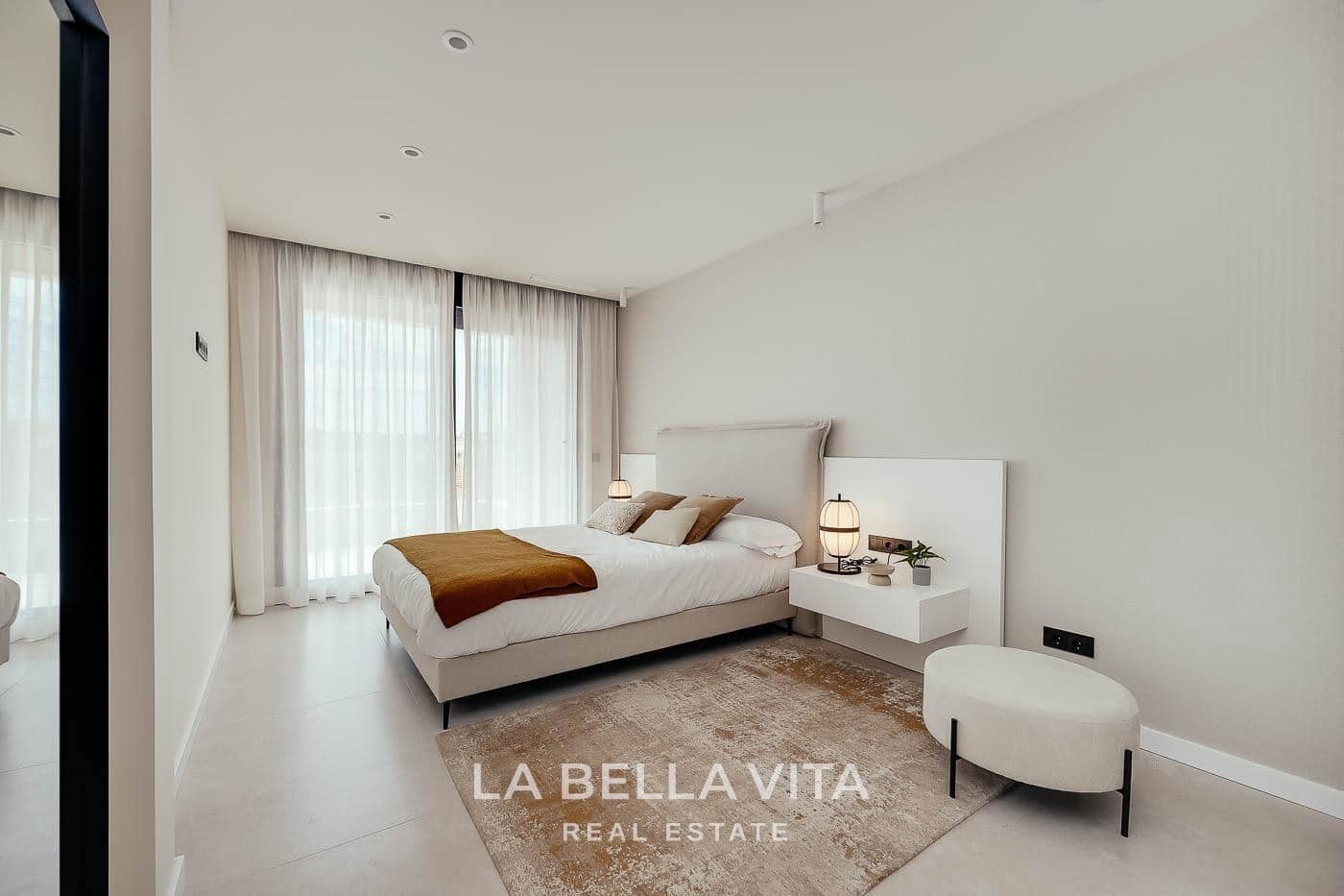 4 quarto Moradia para venda em La Marquesa com piscina - 1 150 000 € (Ref: 10175254)