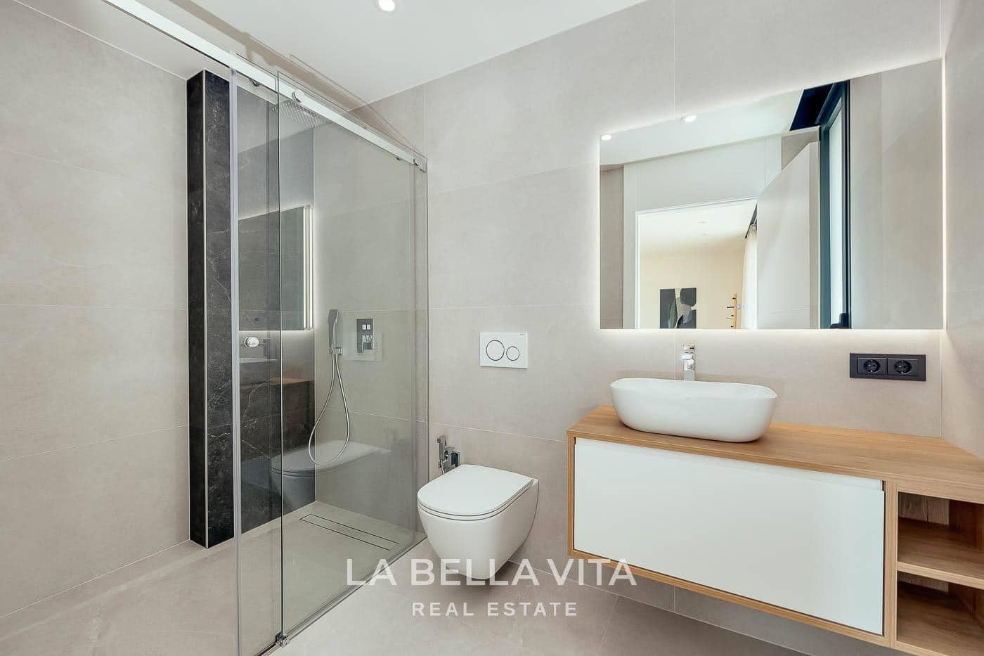 4 quarto Moradia para venda em La Marquesa com piscina - 1 150 000 € (Ref: 10175254)