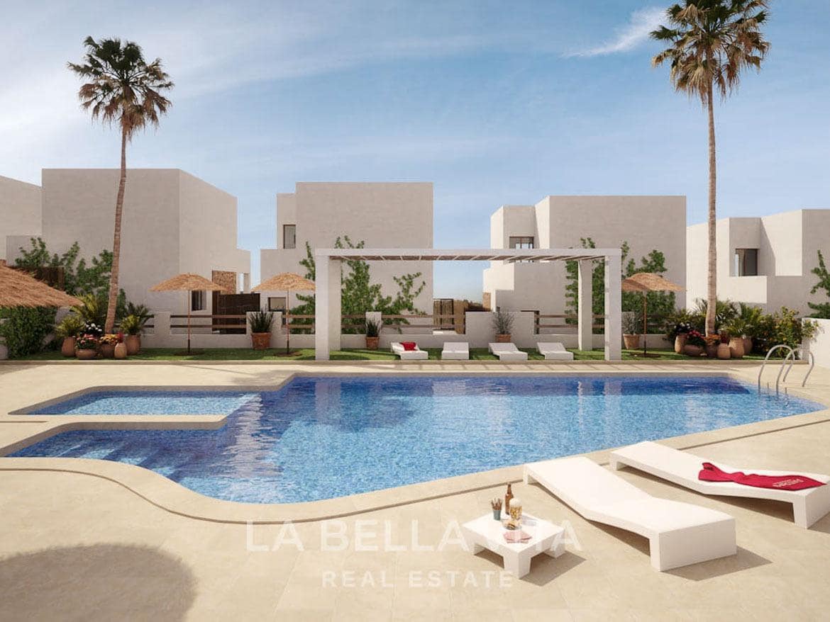 3 quarto Moradia para venda em Playa Flamenca com piscina garagem - 297 000 € (Ref: 8139147)