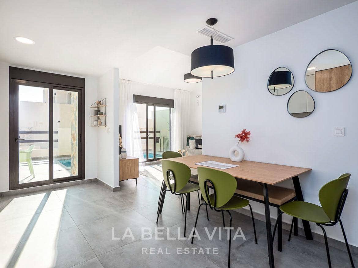 3 quarto Moradia para venda em Playa Flamenca com piscina garagem - 297 000 € (Ref: 8139147)