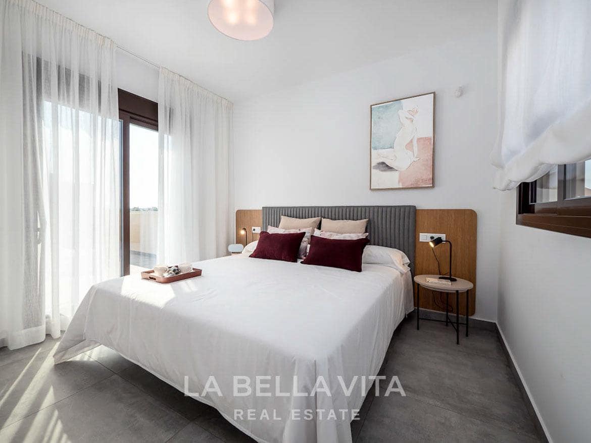 3 quarto Moradia para venda em Playa Flamenca com piscina garagem - 297 000 € (Ref: 8139147)