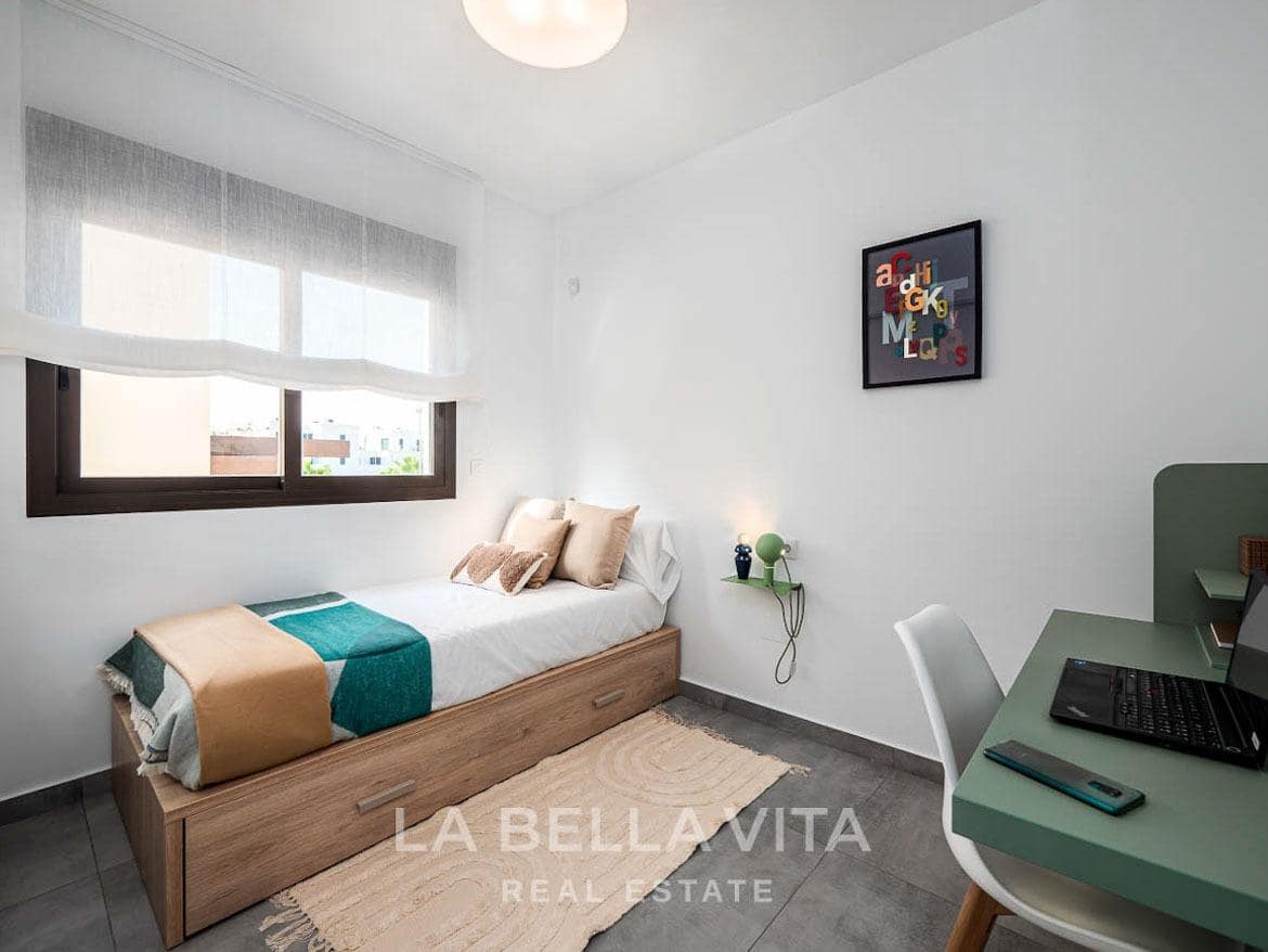 3 quarto Moradia para venda em Playa Flamenca com piscina garagem - 297 000 € (Ref: 8139147)