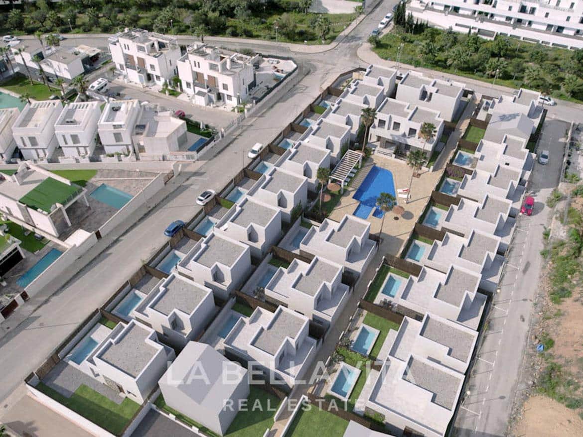 3 quarto Moradia para venda em Playa Flamenca com piscina garagem - 297 000 € (Ref: 8139147)