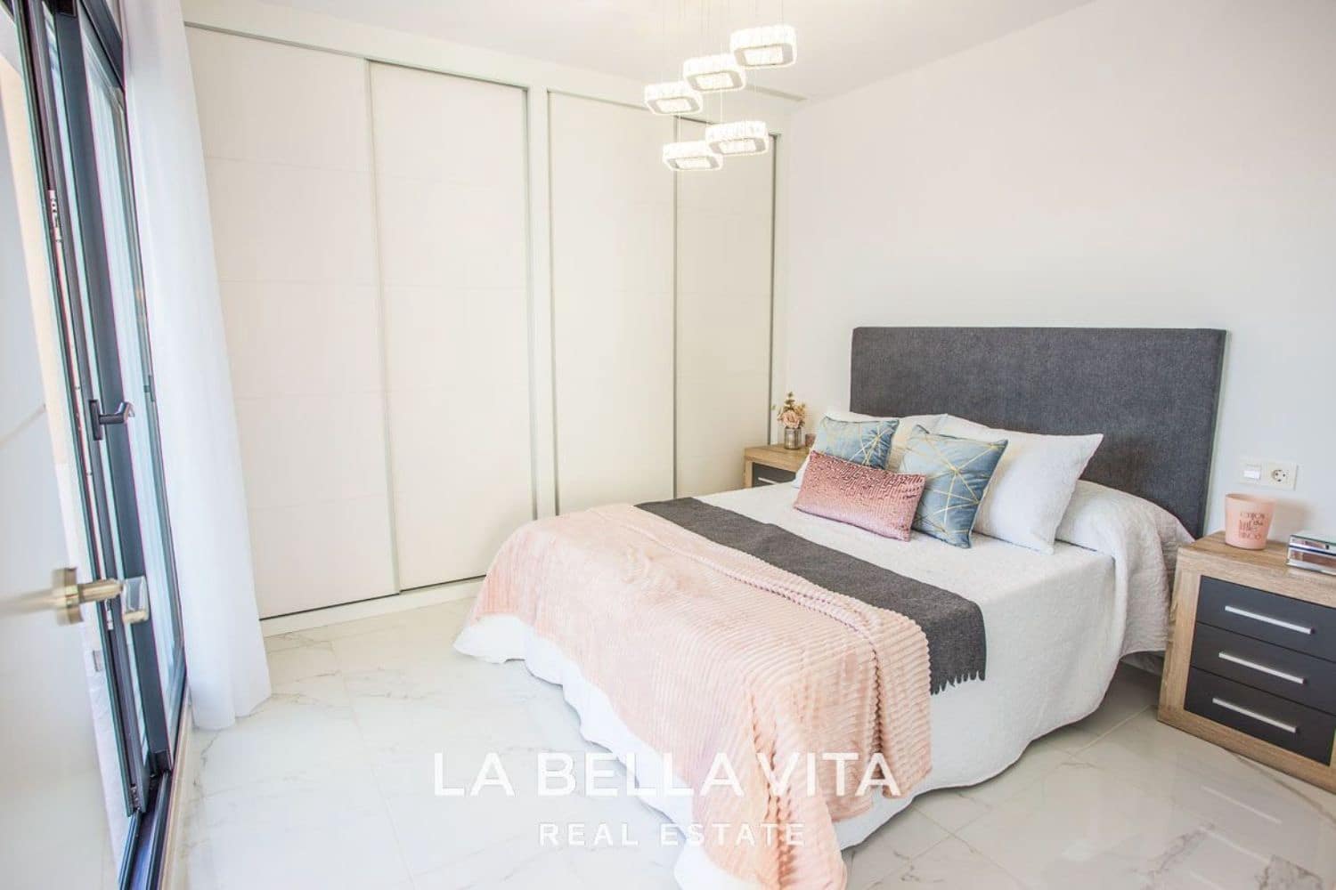 3 soverom Villa til salgs i Los Montesinos med svømmebasseng - € 340 900 (Ref: 8139154)