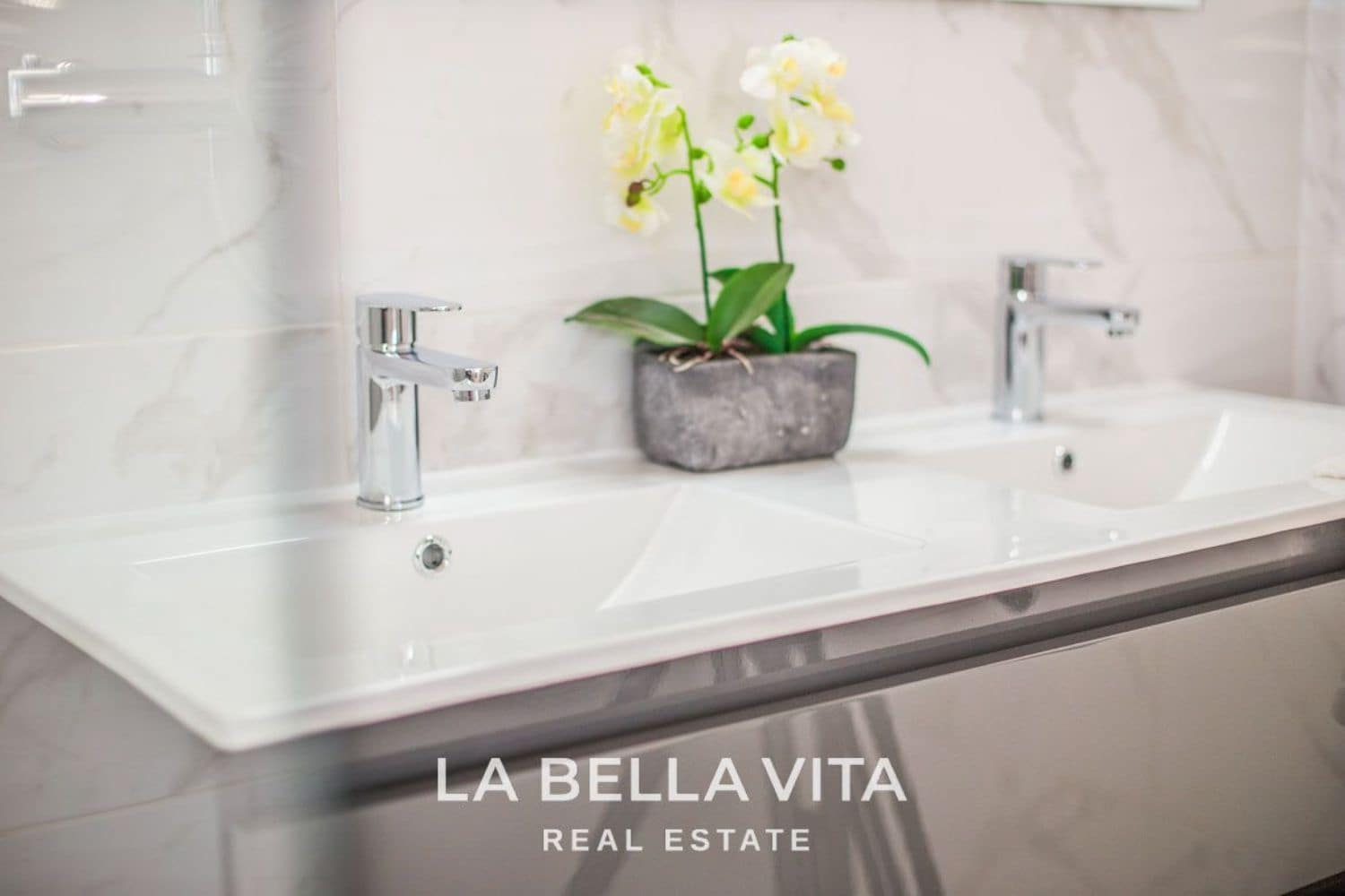 3 soverom Villa til salgs i Los Montesinos med svømmebasseng - € 340 900 (Ref: 8139154)