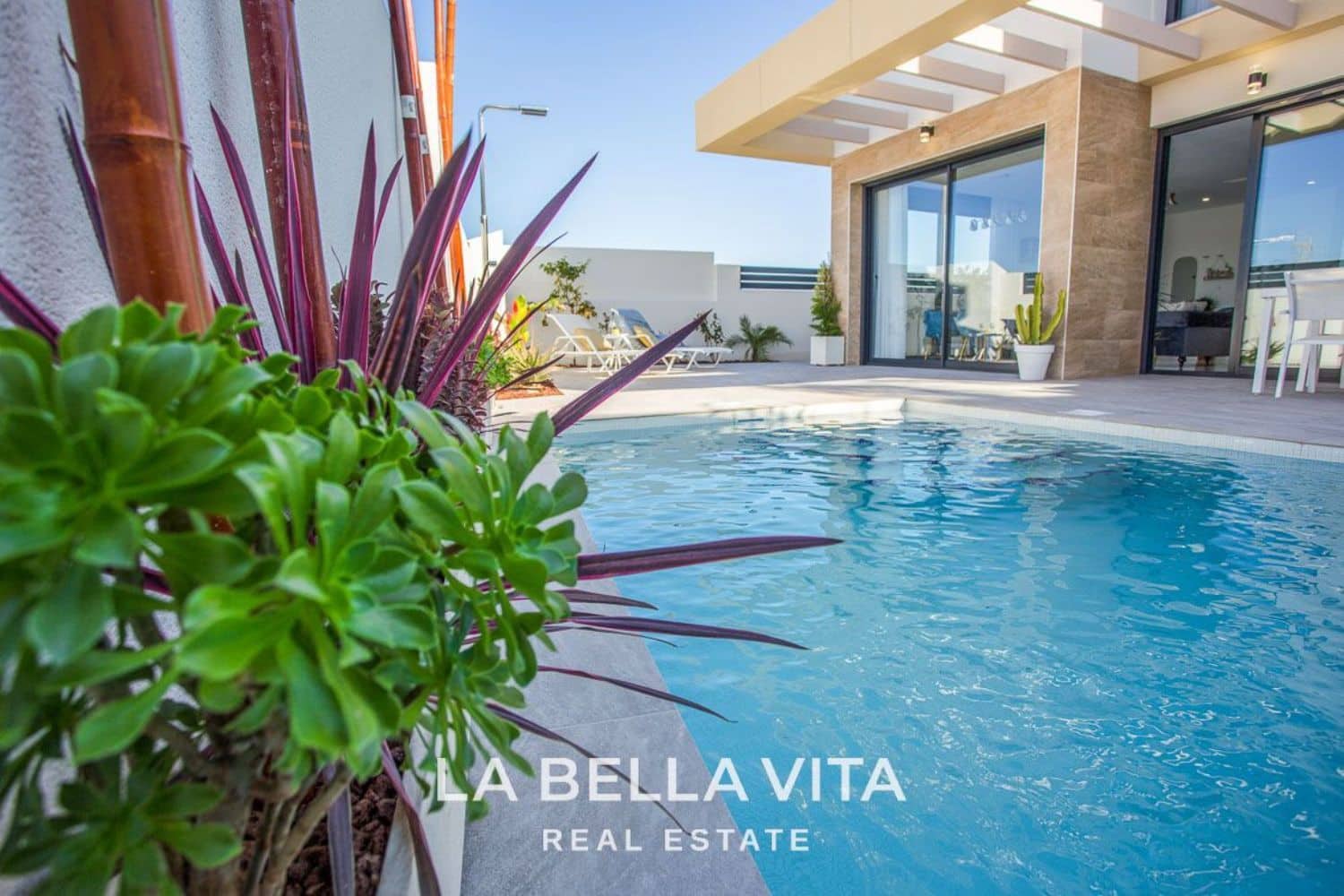 3 soverom Villa til salgs i Los Montesinos med svømmebasseng - € 340 900 (Ref: 8139154)