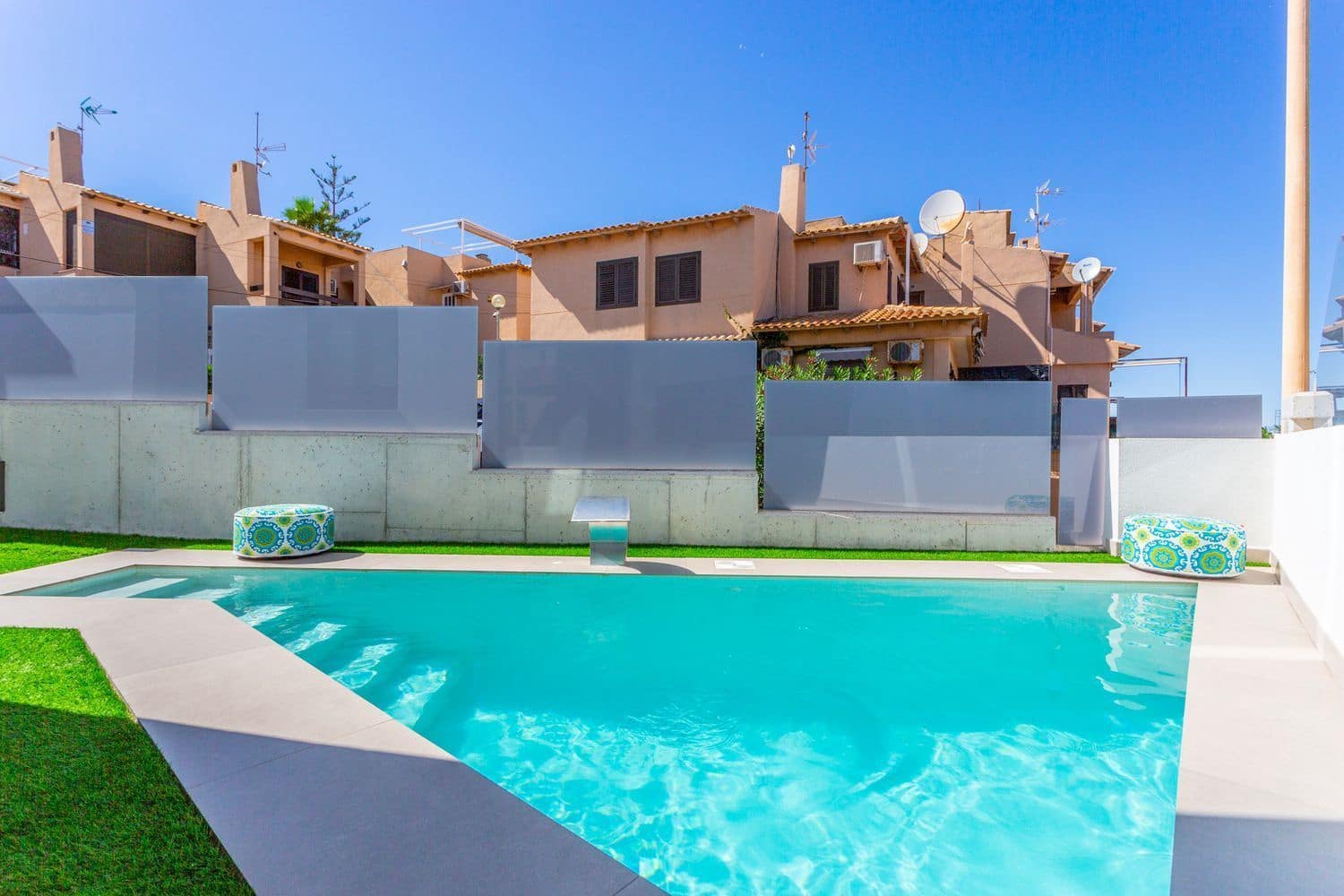 3 soveværelse Villa til salg i Torrevieja med swimmingpool - € 660.000 (Ref: 8149487)