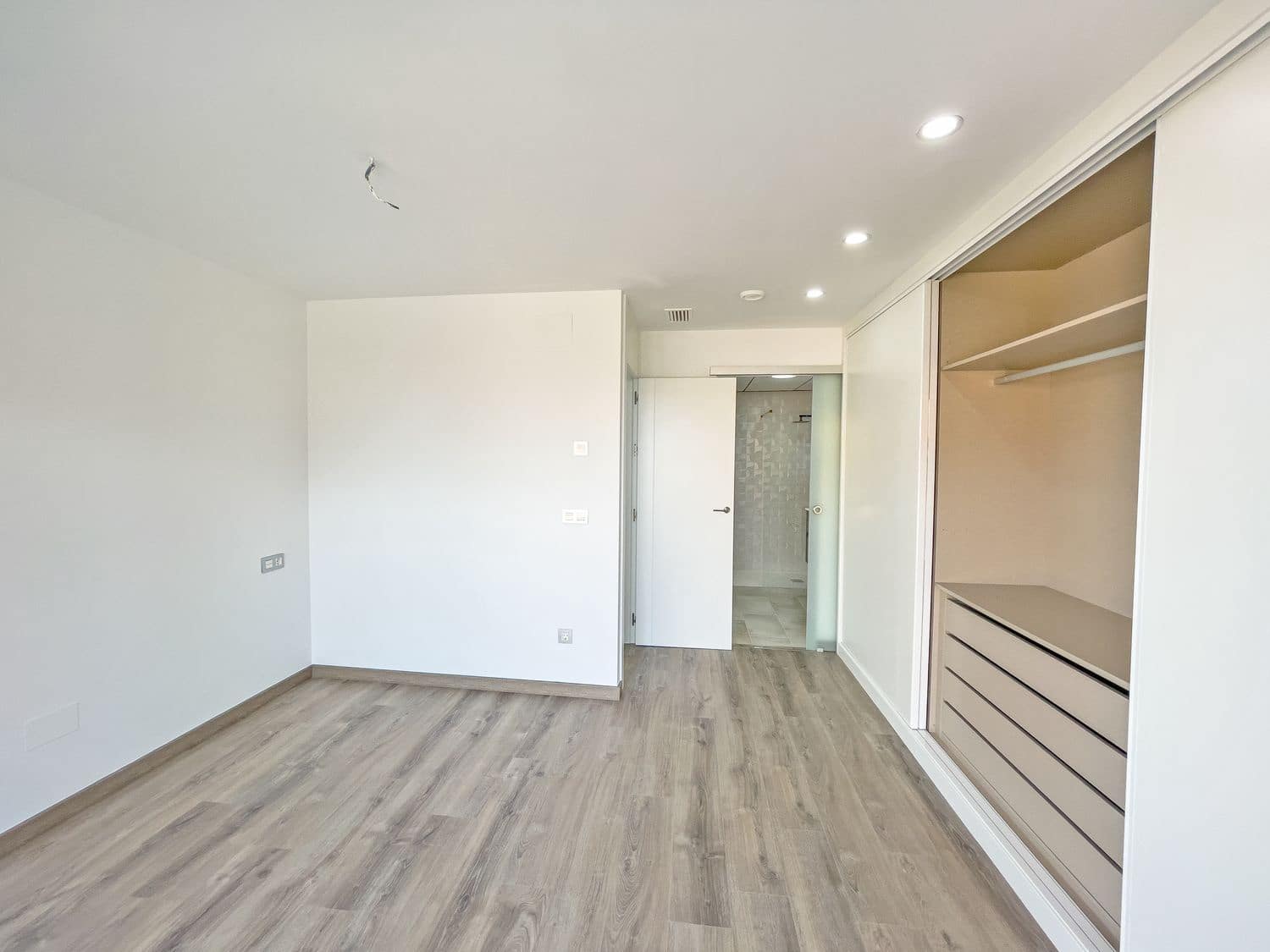 3 soveværelse Villa til salg i Torrevieja med swimmingpool - € 660.000 (Ref: 8149487)