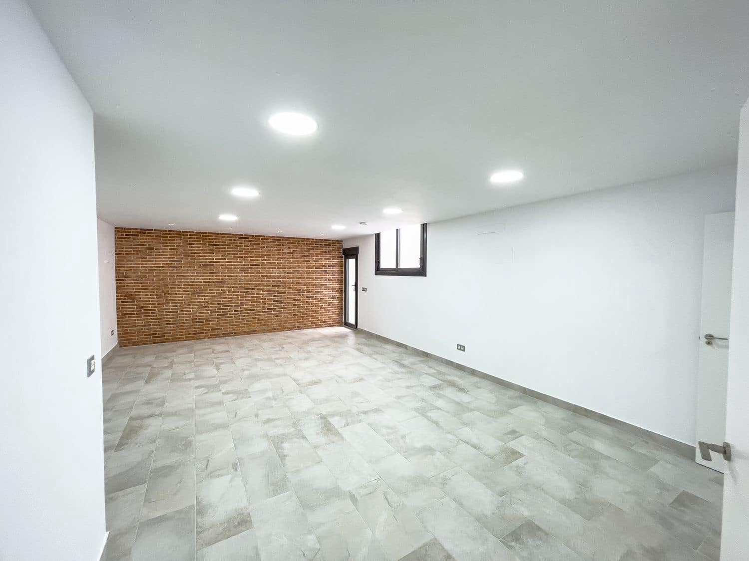 3 soveværelse Villa til salg i Torrevieja med swimmingpool - € 660.000 (Ref: 8149487)