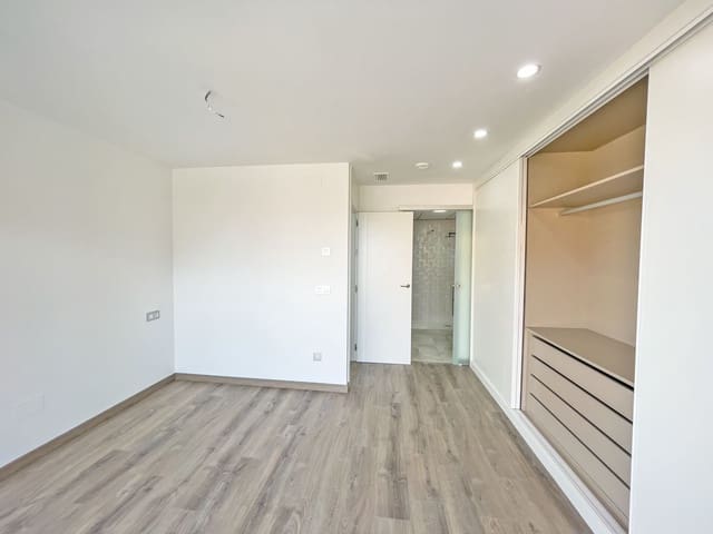 3 bedroom Villa for sale in Torreblanca, Torrevieja with pool - € 660,000 (Ref: 8149487)