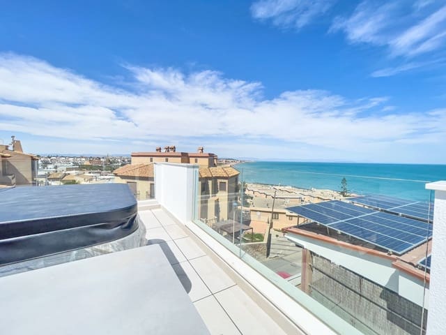 3 bedroom Villa for sale in Torreblanca, Torrevieja with pool - € 660,000 (Ref: 8149487)