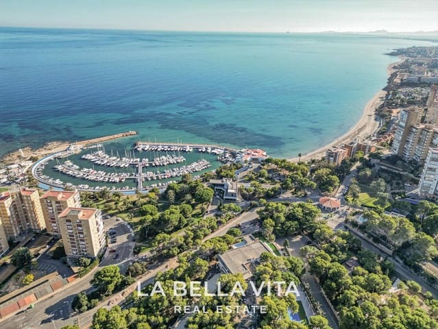 7 makuuhuone Hotelli myytävänä paikassa Dehesa de Campoamor, Orihuela mukana uima-altaan 
autotalli - 3 950 000 € (Ref: 8149497)