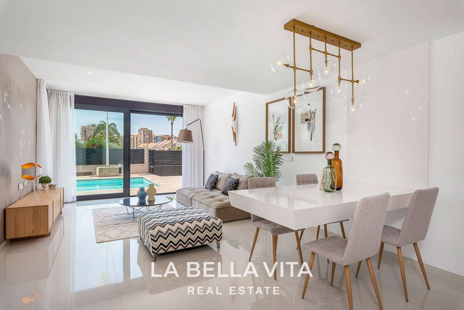 4 soveværelse Villa til salg i Playa Honda med swimmingpool garage - € 595.950 (Ref: 8149499)