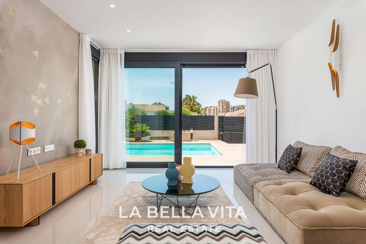 4 soveværelse Villa til salg i Playa Honda med swimmingpool garage - € 595.950 (Ref: 8149499)