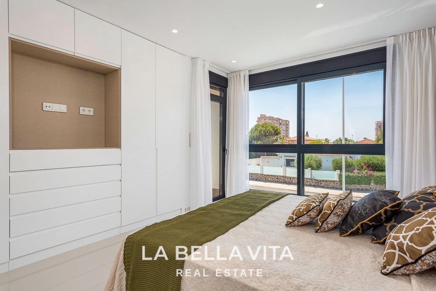 4 soveværelse Villa til salg i Playa Honda med swimmingpool garage - € 595.950 (Ref: 8149499)