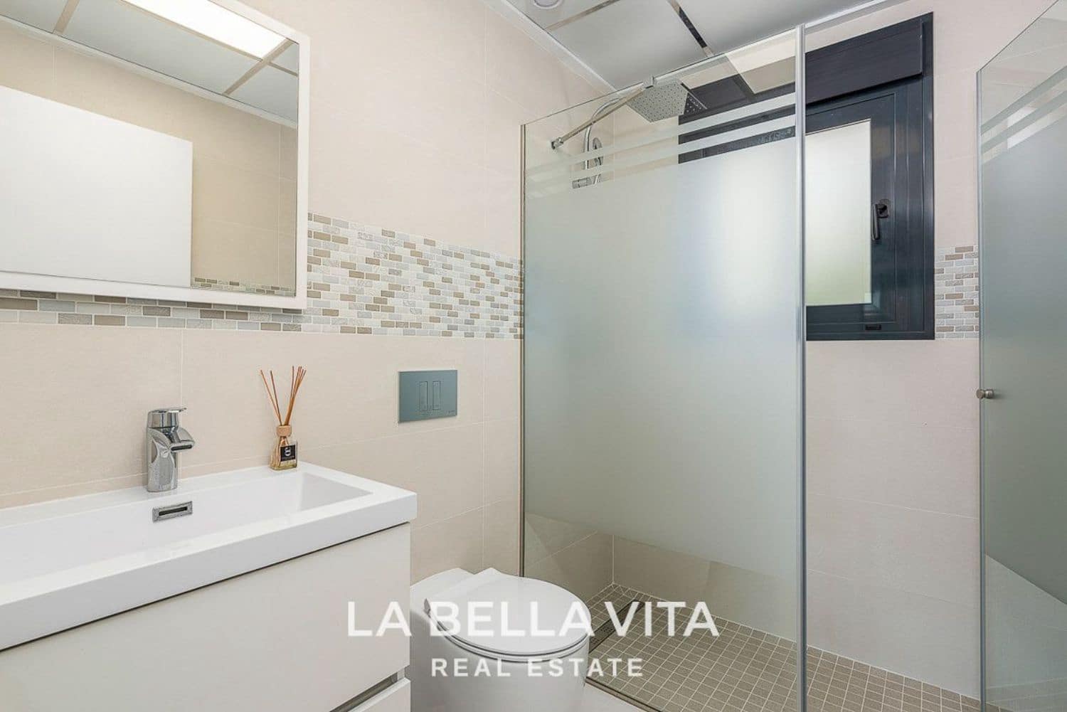 4 soveværelse Villa til salg i Playa Honda med swimmingpool garage - € 595.950 (Ref: 8149499)