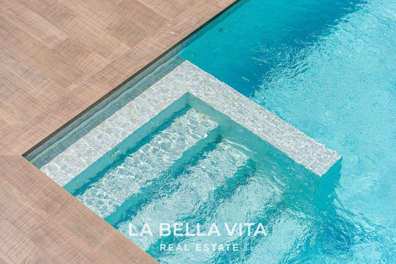 4 soveværelse Villa til salg i Playa Honda med swimmingpool garage - € 595.950 (Ref: 8149499)