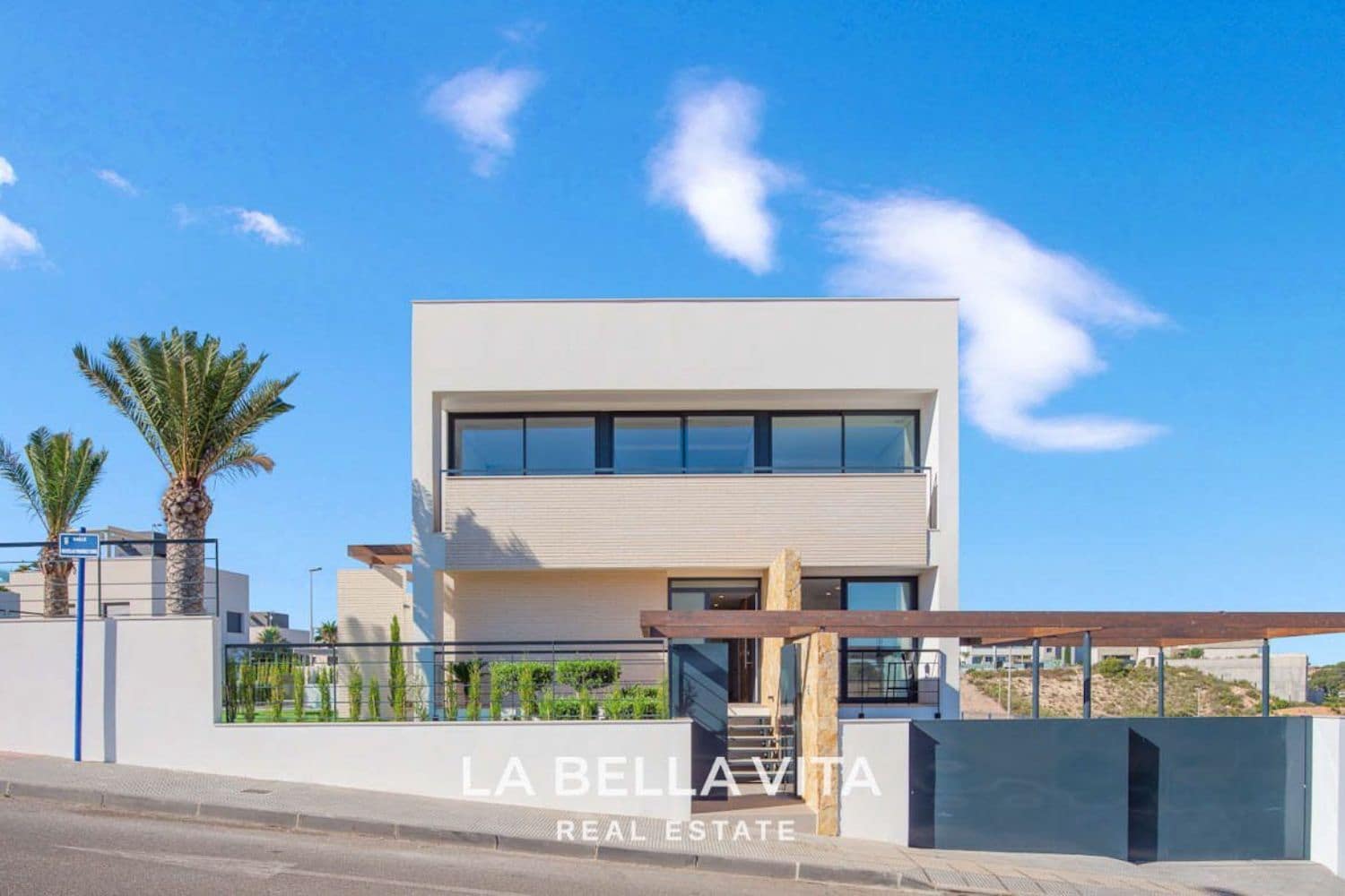 4 quarto Moradia para venda em Campoamor com piscina garagem - 910 000 € (Ref: 8170136)