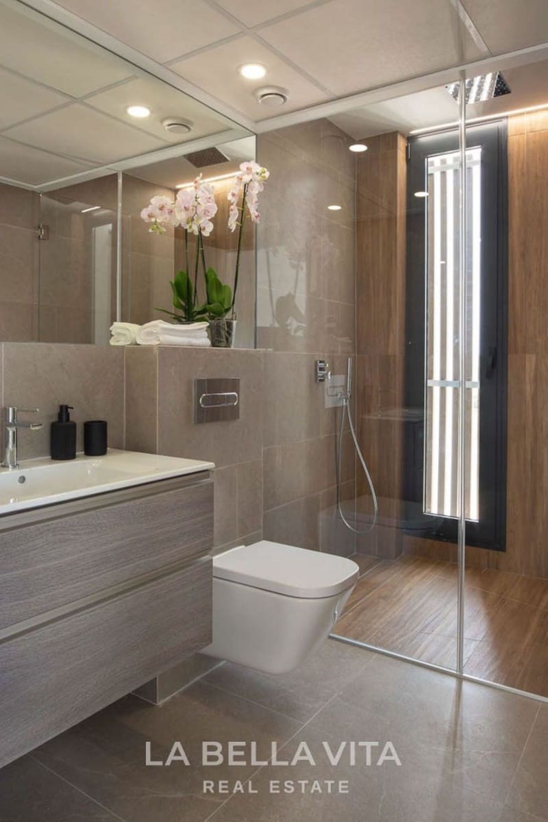 4 quarto Moradia para venda em Campoamor com piscina garagem - 910 000 € (Ref: 8170136)