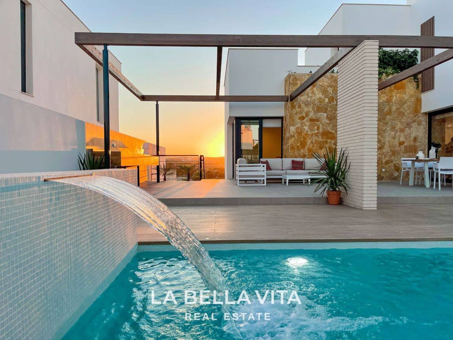 4 quarto Moradia para venda em Campoamor com piscina garagem - 910 000 € (Ref: 8170136)