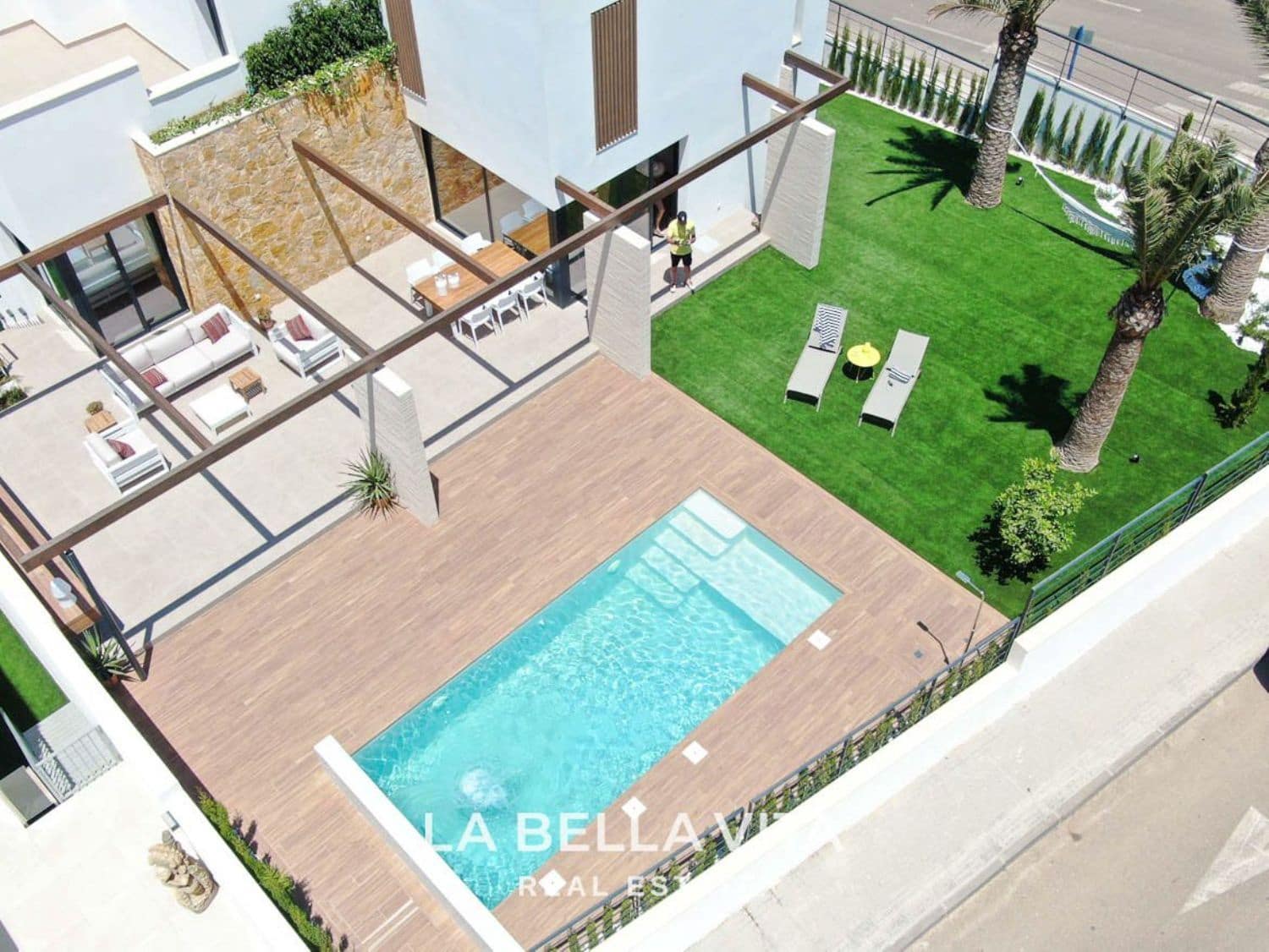 4 quarto Moradia para venda em Campoamor com piscina garagem - 910 000 € (Ref: 8170136)